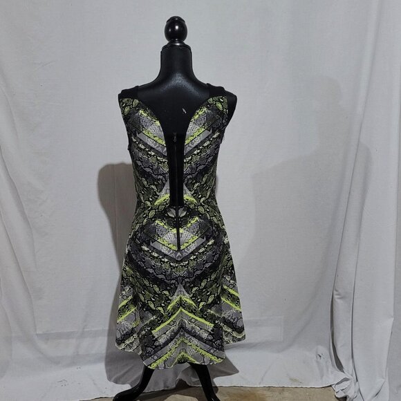 Kenneth Cole New York dress snake skin print sleeveless fit and flare neon green - Picture 3 of 14